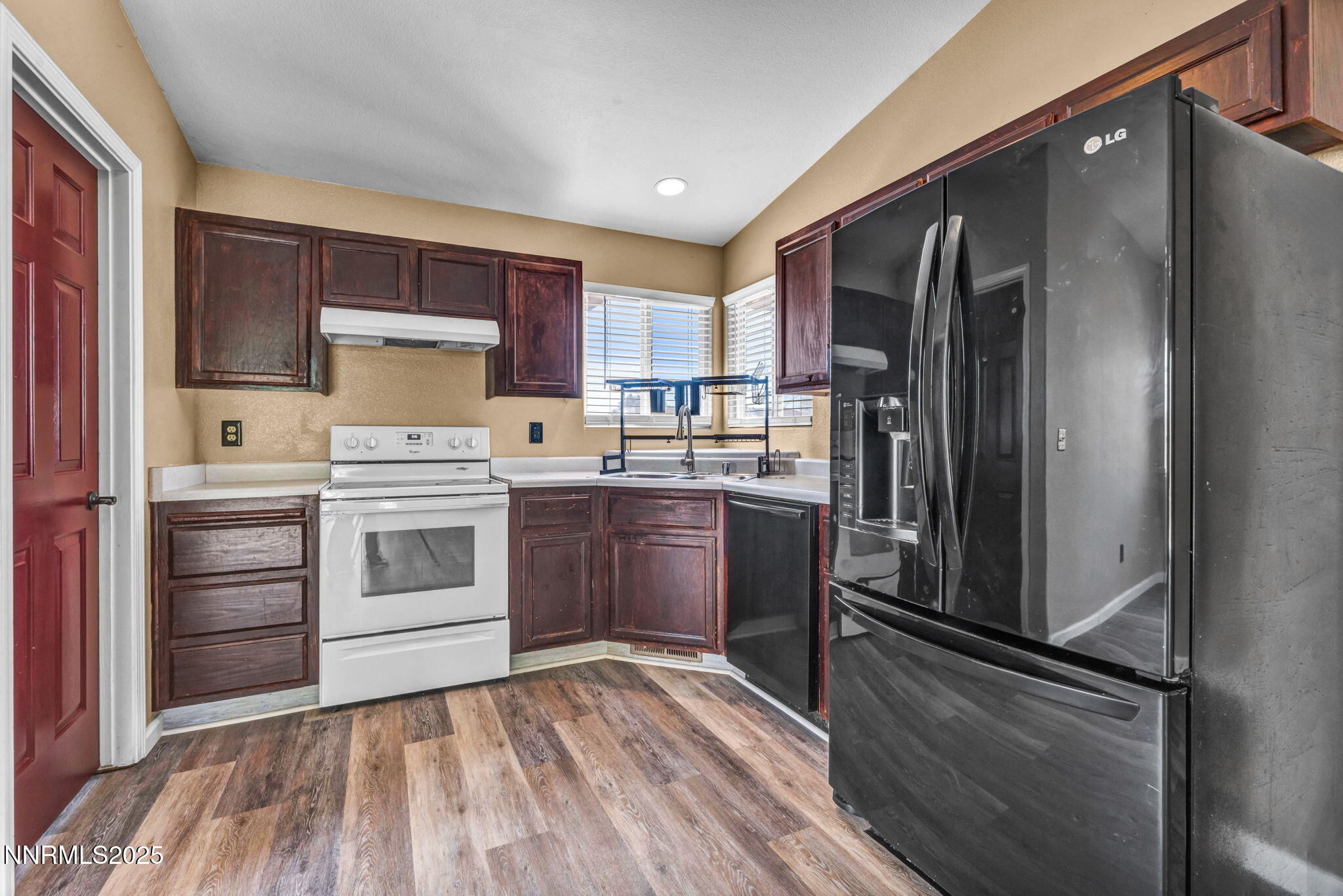 40-web-or-mls-103-michaelsen-dr