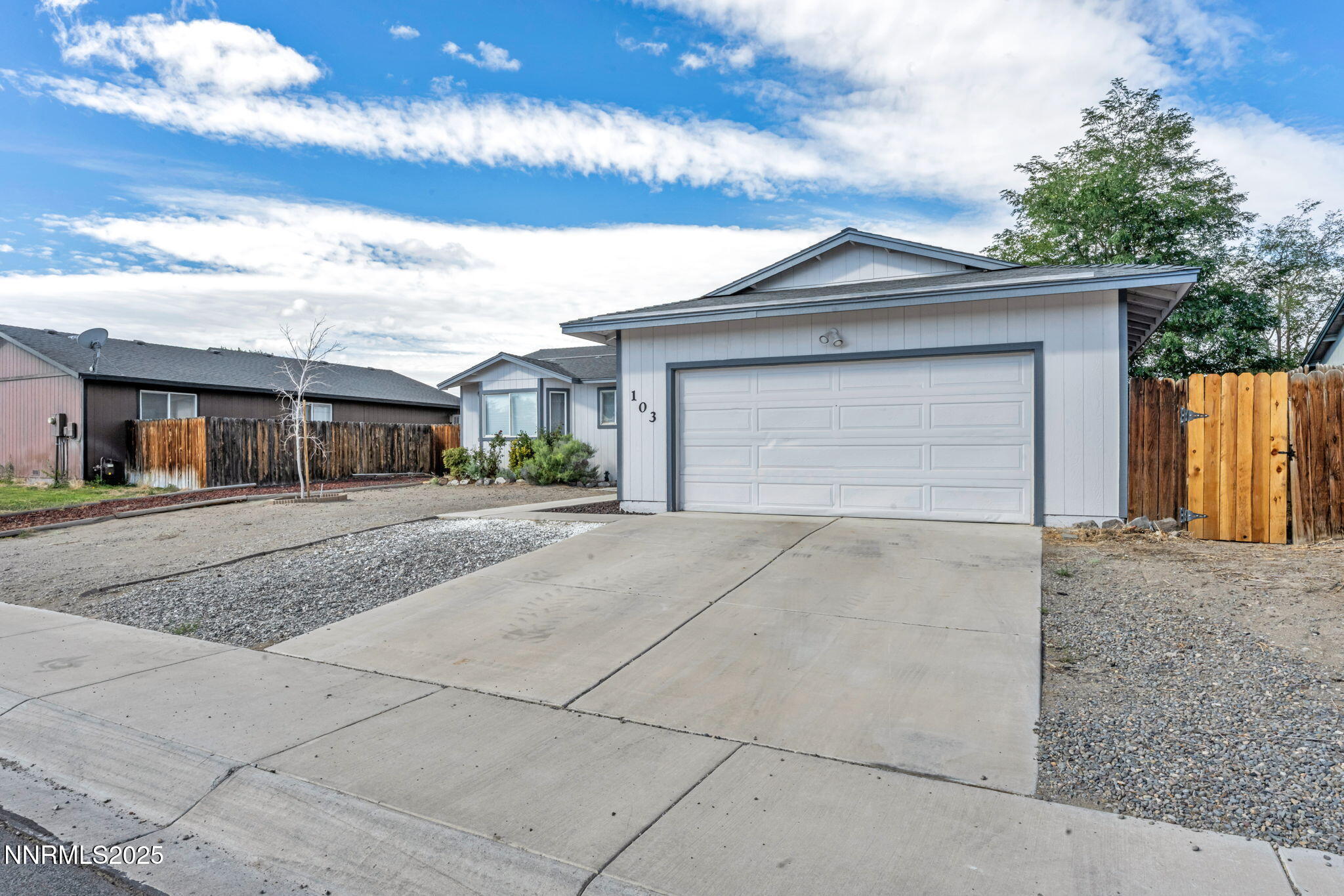 13-web-or-mls-103-michaelsen-dr