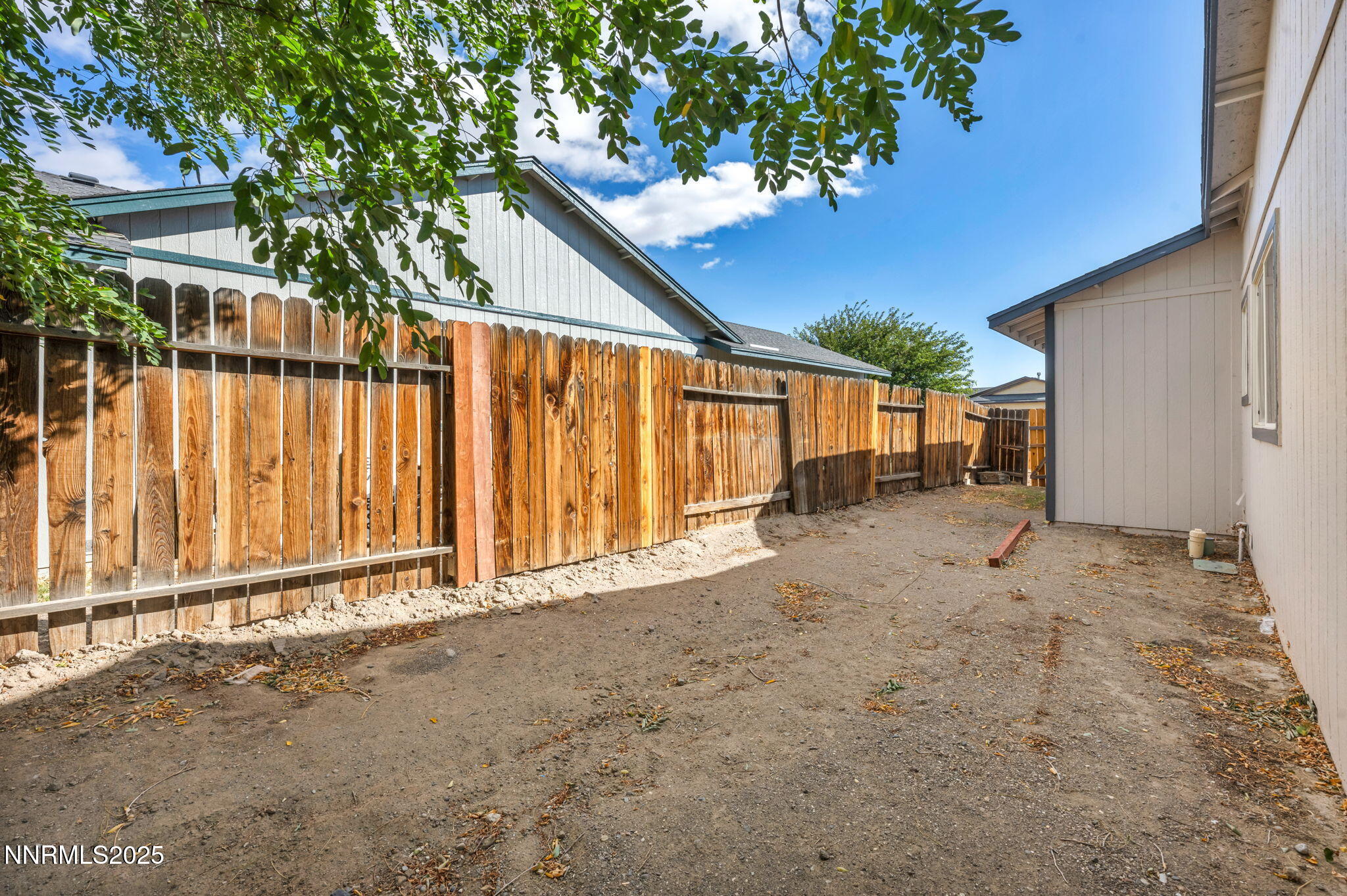 18-web-or-mls-103-michaelsen-dr