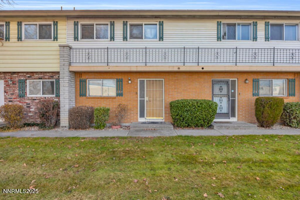 Photo of 284 Smithridge Park, Reno, NV 89502 (MLS # 250059225)