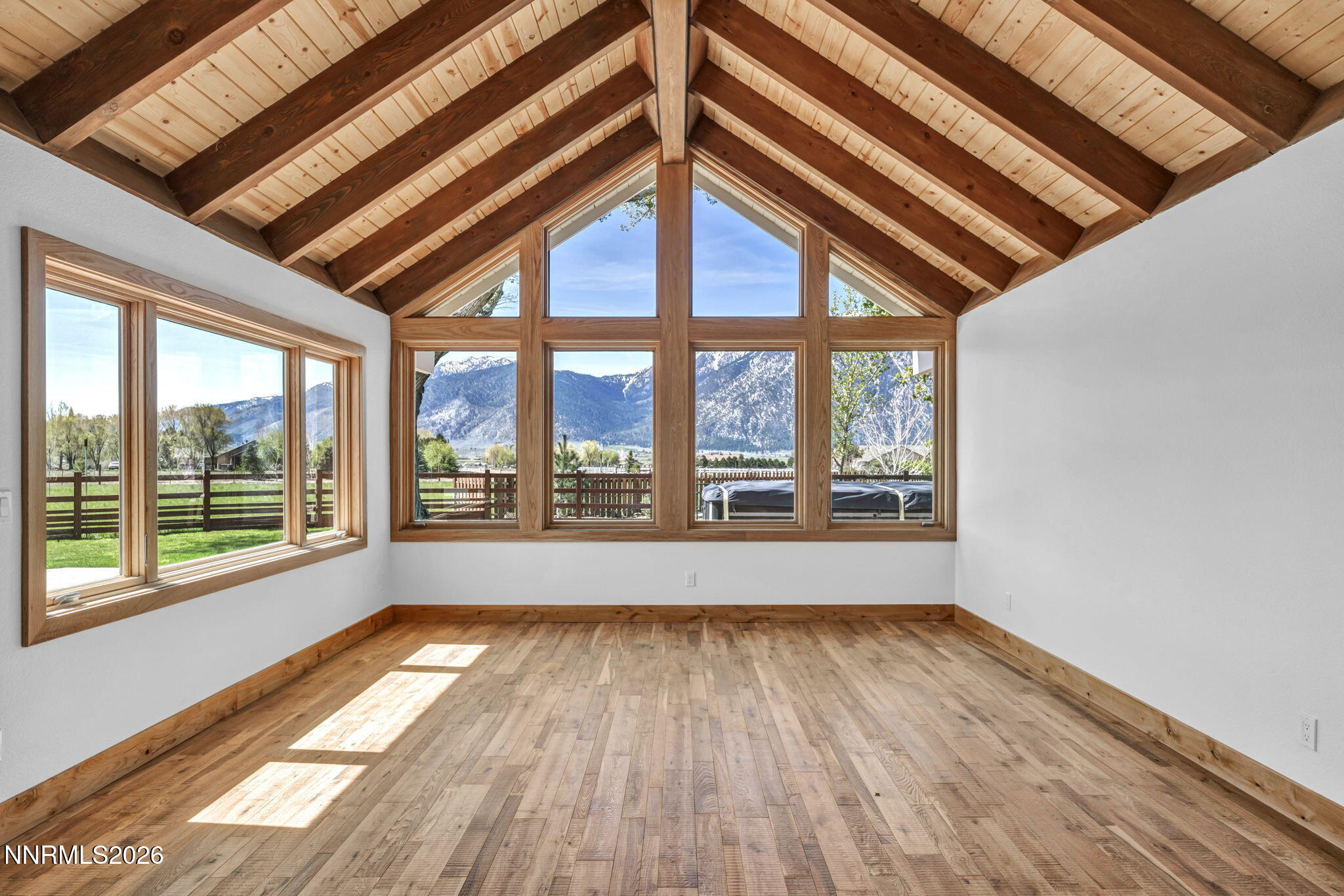 91-web-or-mls-1097-meadowlark-cir