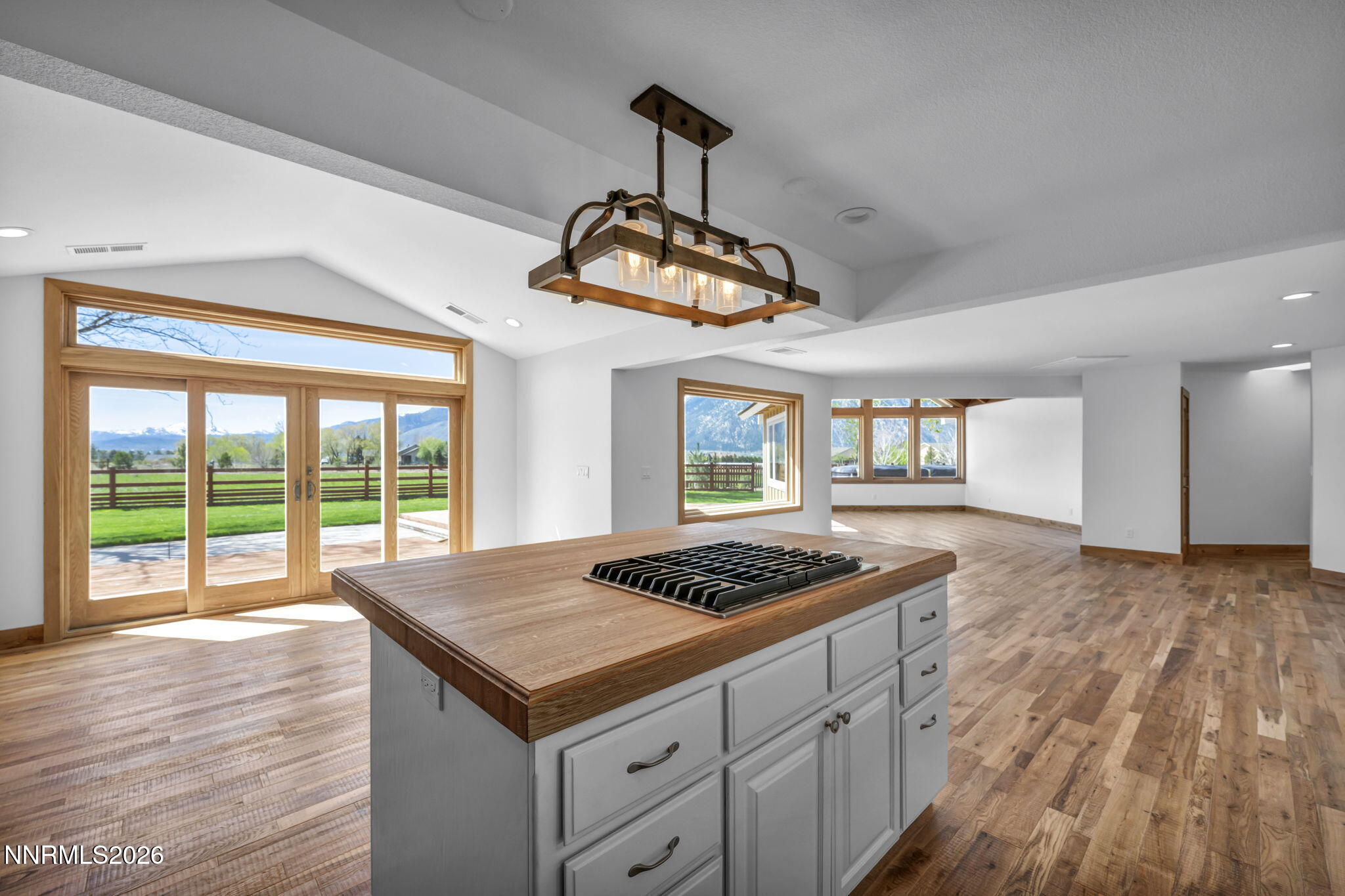 60-web-or-mls-1097-meadowlark-cir