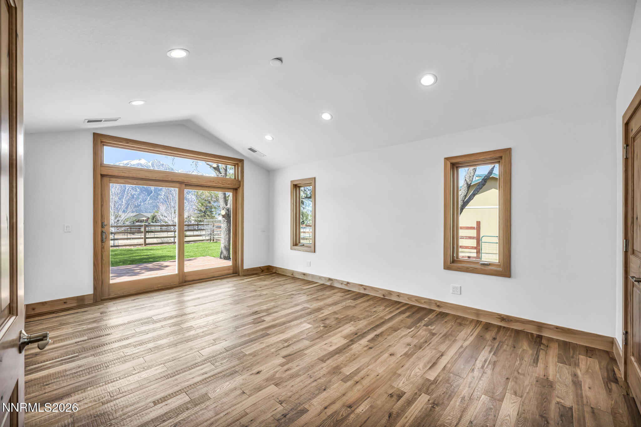 70-web-or-mls-1097-meadowlark-cir