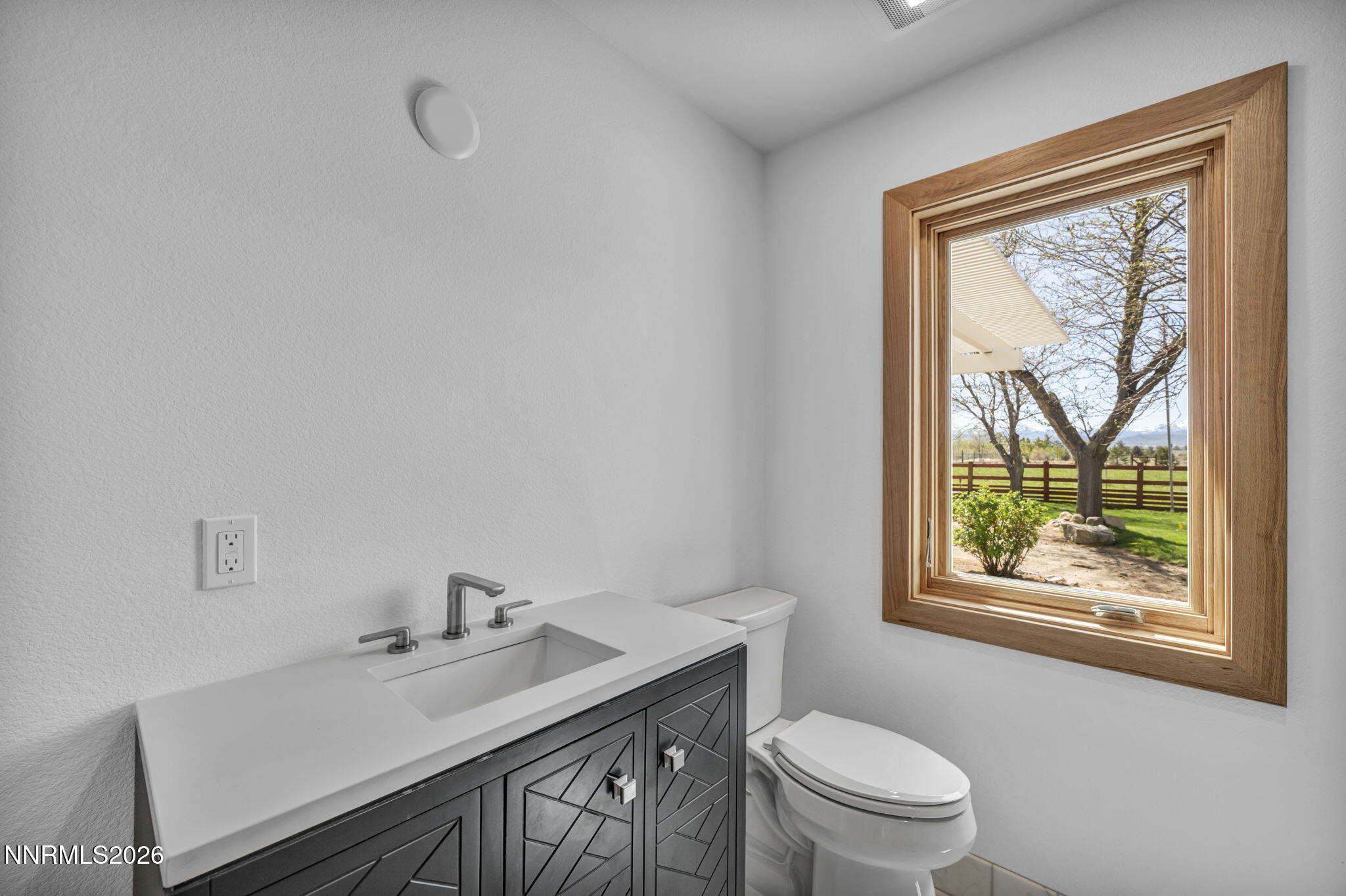 102-web-or-mls-1097-meadowlark-cir