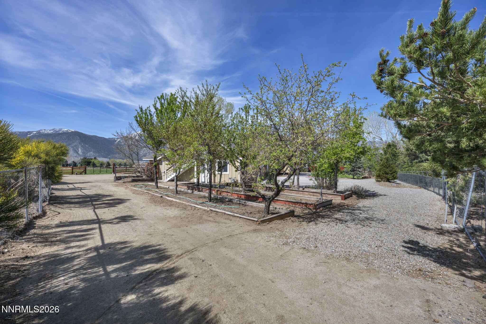 29-web-or-mls-1097-meadowlark-cir