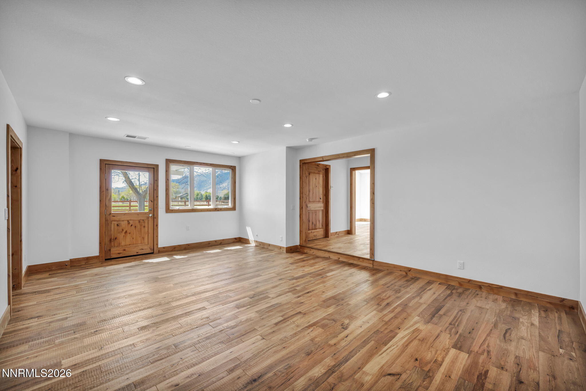 81-web-or-mls-1097-meadowlark-cir