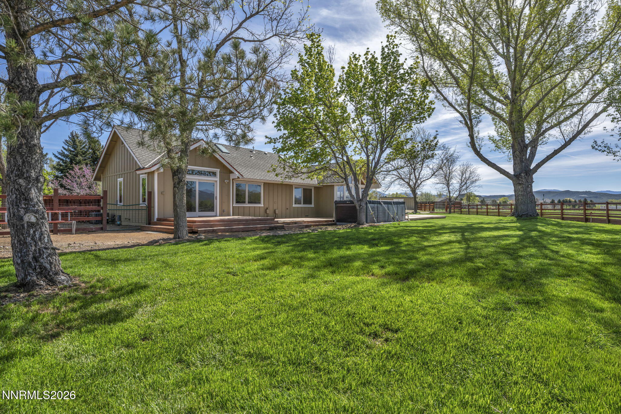 9-web-or-mls-1097-meadowlark-cir