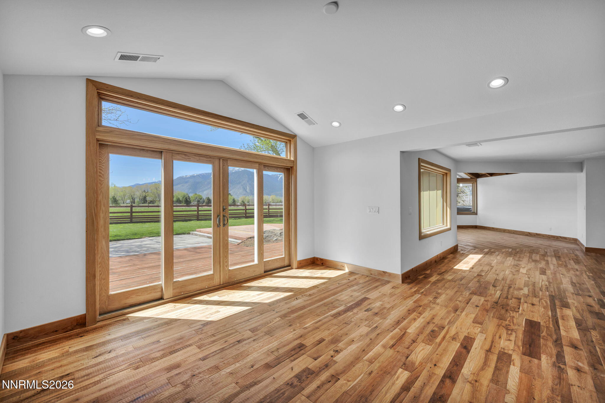 56-web-or-mls-1097-meadowlark-cir