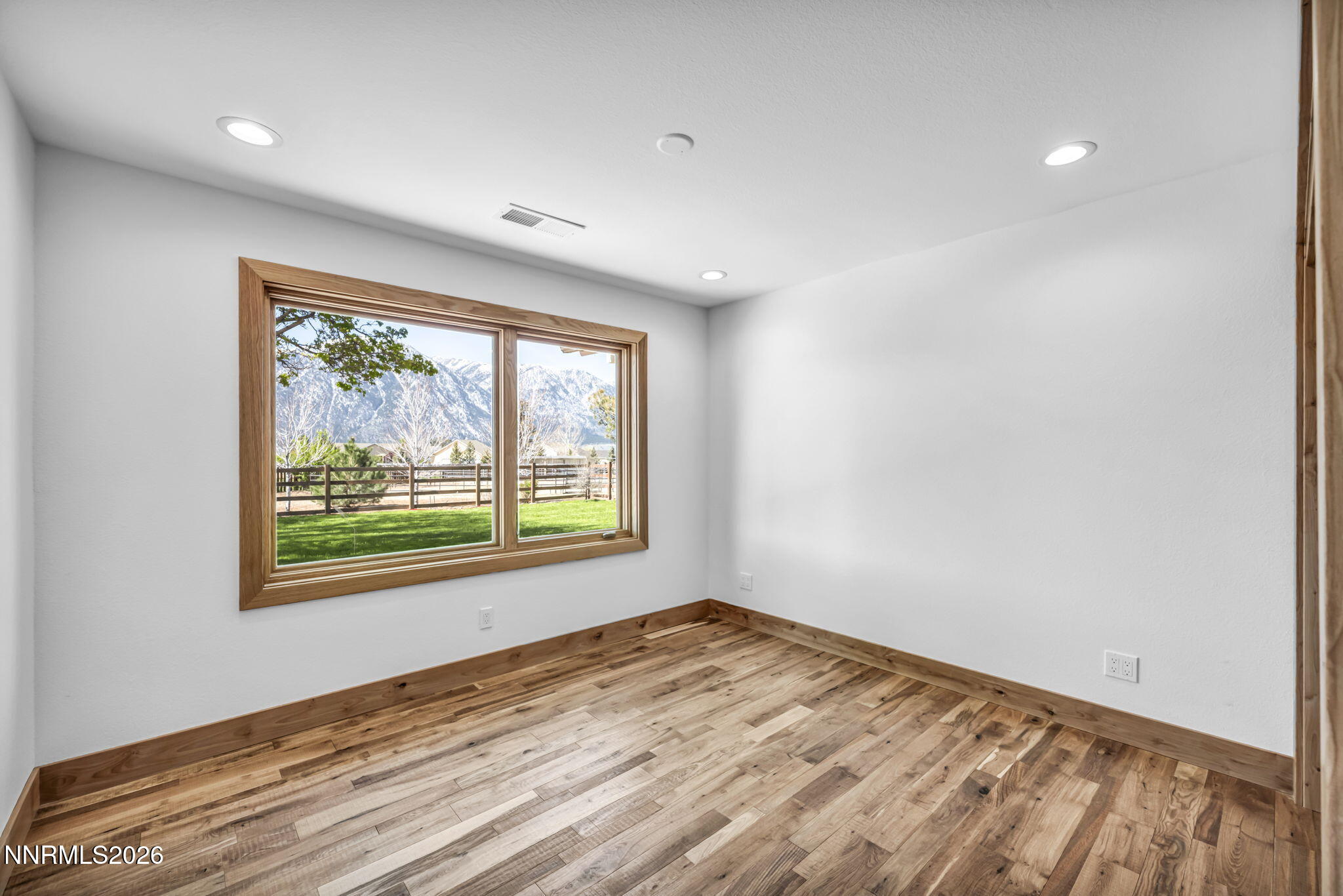 74-web-or-mls-1097-meadowlark-cir