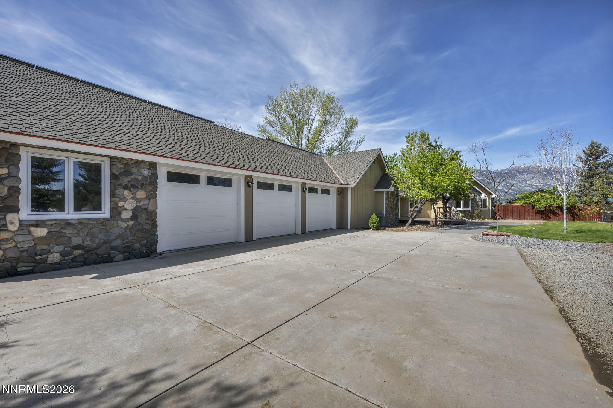 26-web-or-mls-1097-meadowlark-cir