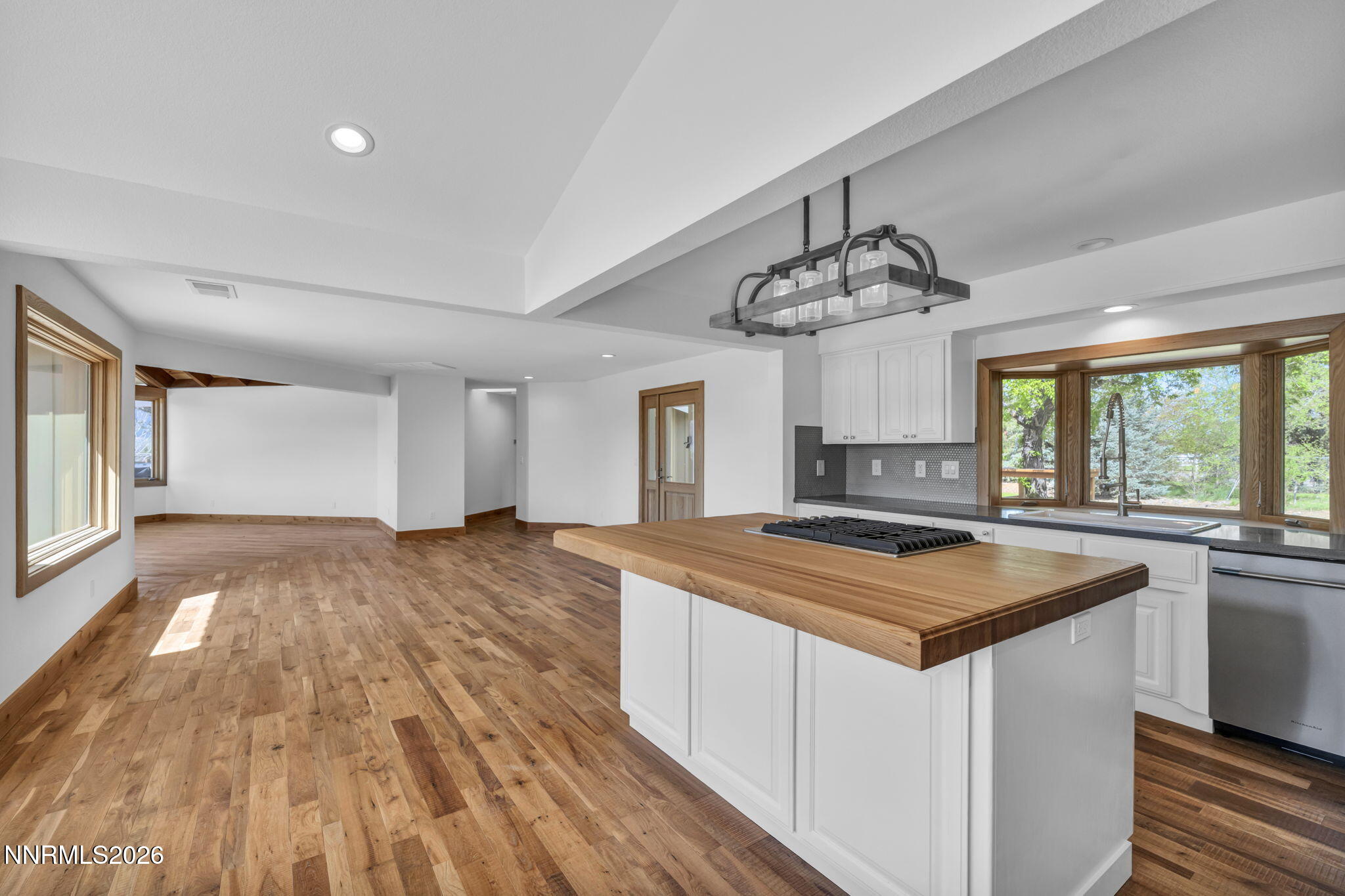 67-web-or-mls-1097-meadowlark-cir