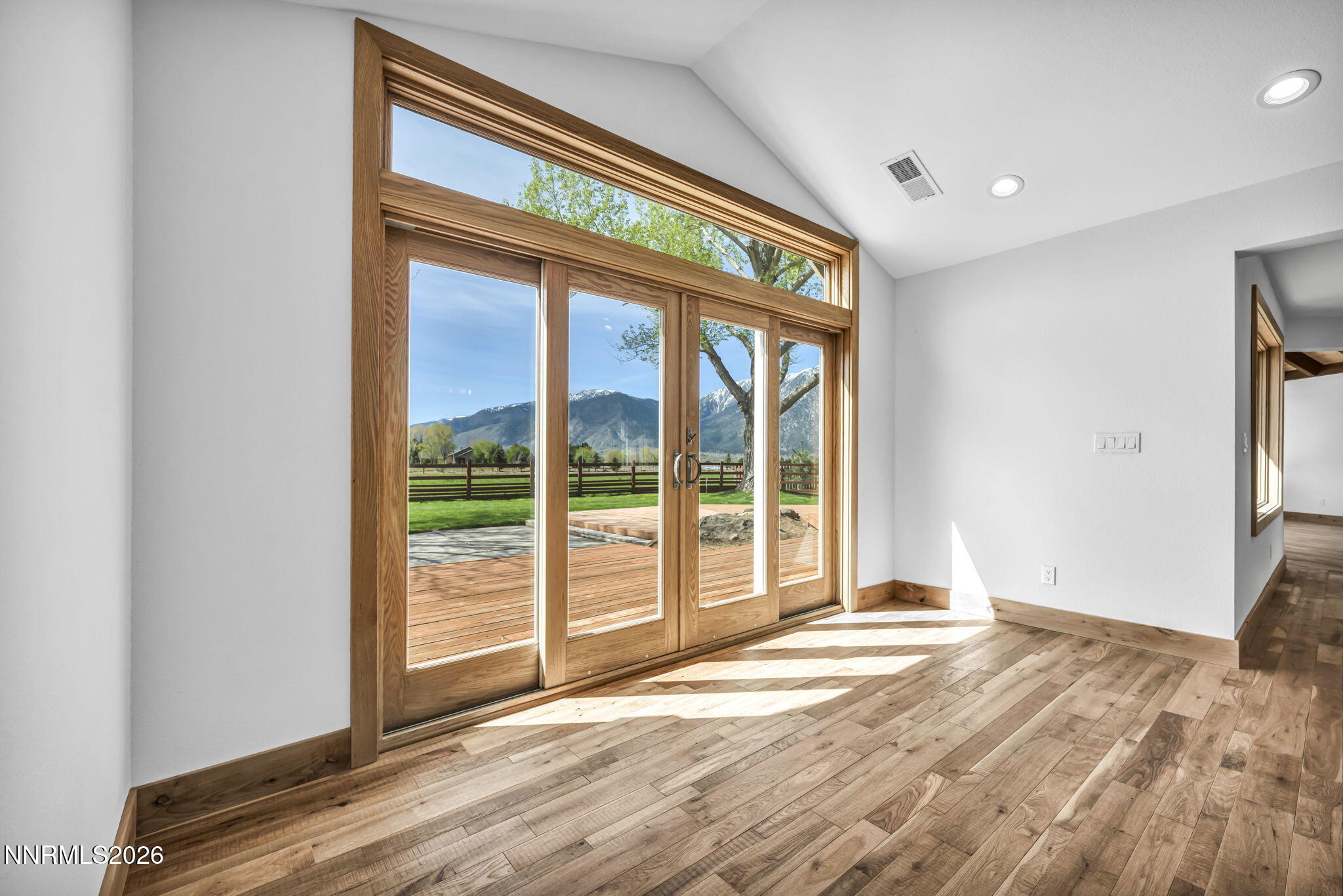 55-web-or-mls-1097-meadowlark-cir