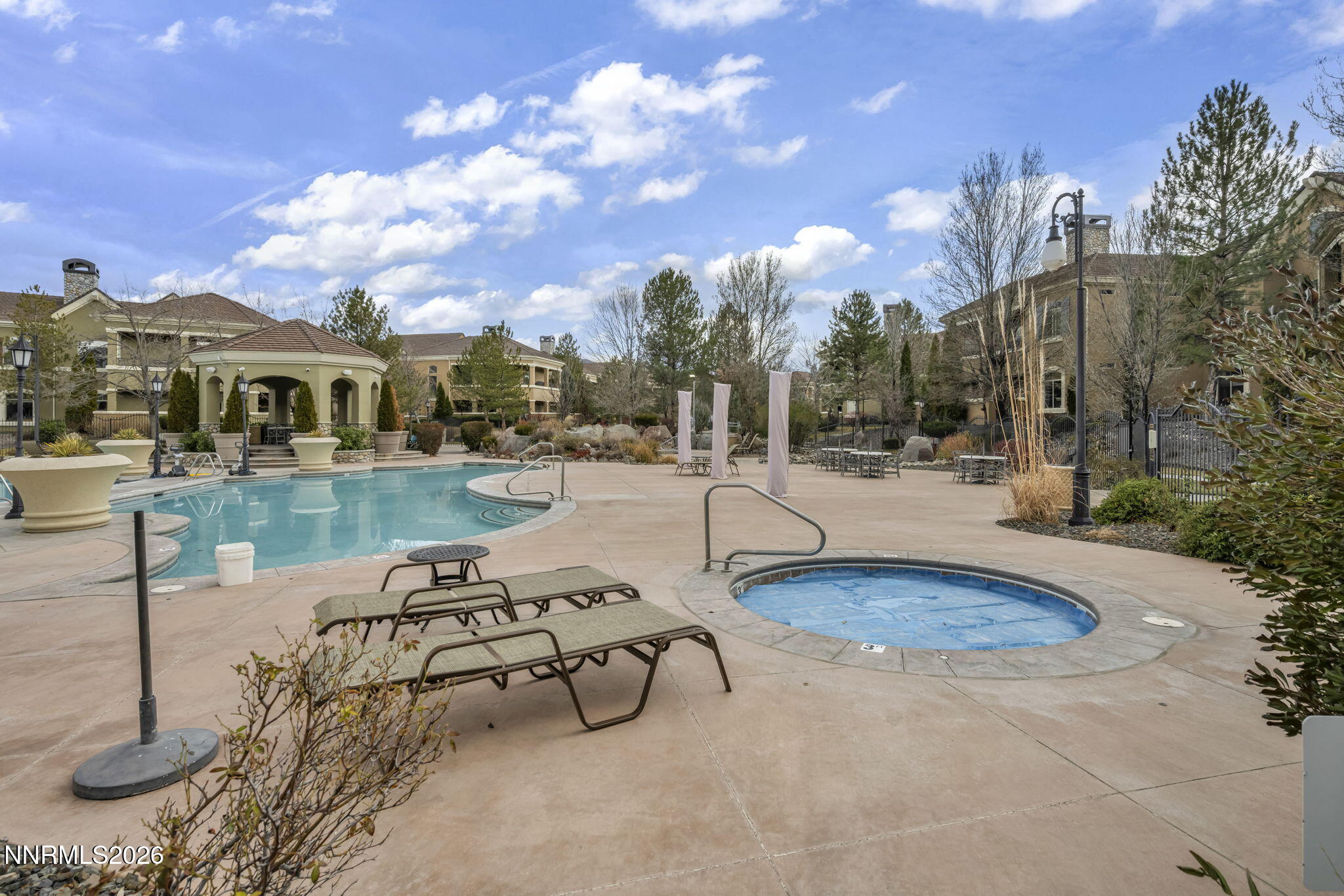 9-web-or-mls-9900-wilbur-may-pkwy-apt-24