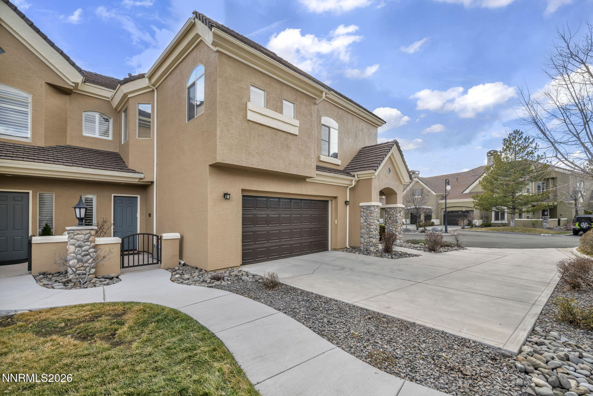 4-web-or-mls-9900-wilbur-may-pkwy-apt-24