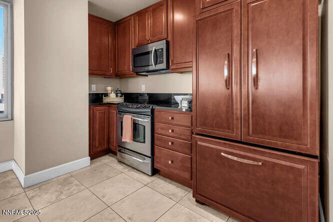 50 N Sierra St Unit STE 604-small-013-03