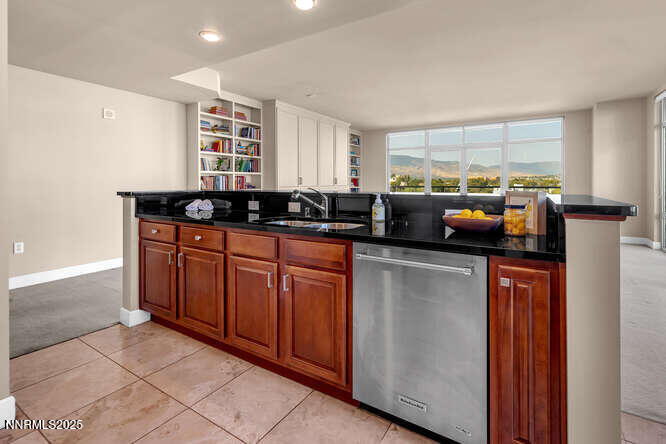 50 N Sierra St Unit STE 604-small-011-01