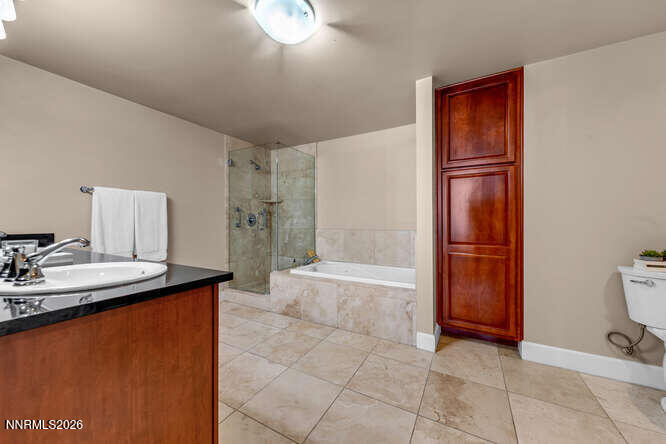 50 N Sierra St Unit STE 604-small-026-01