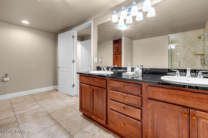 50 N Sierra St Unit STE 604-small-028-01