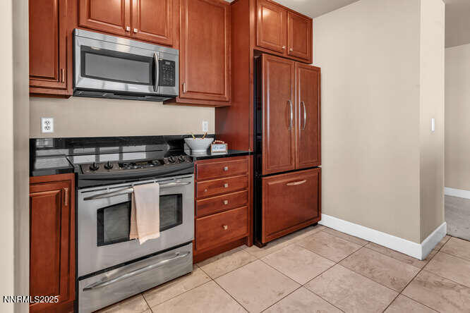 50 N Sierra St Unit STE 604-small-012-03