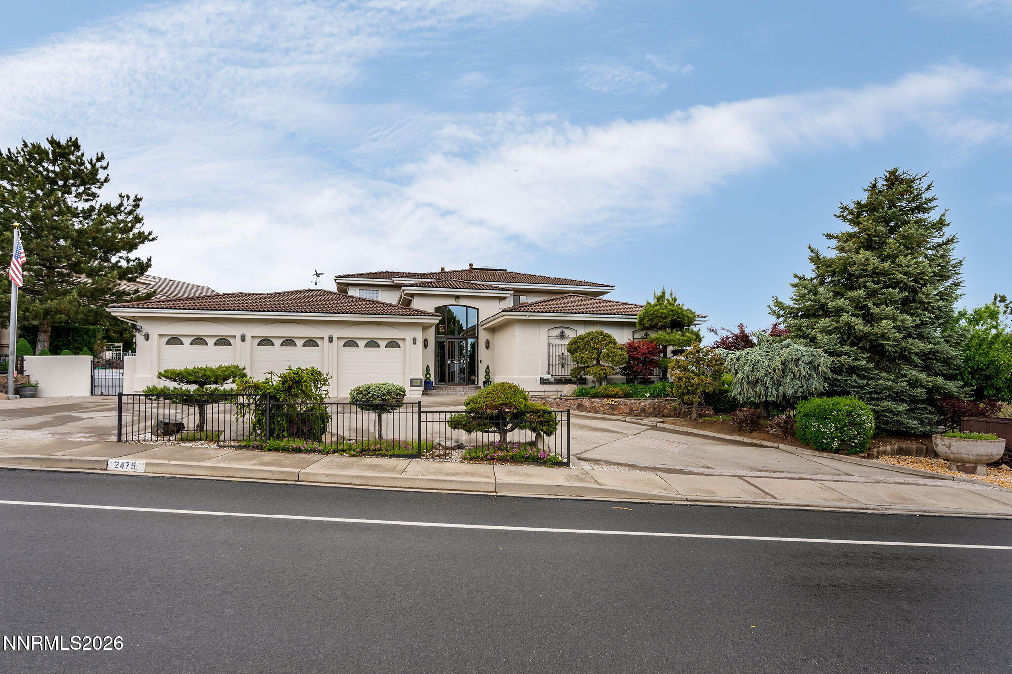 2475 Manzanita Lane