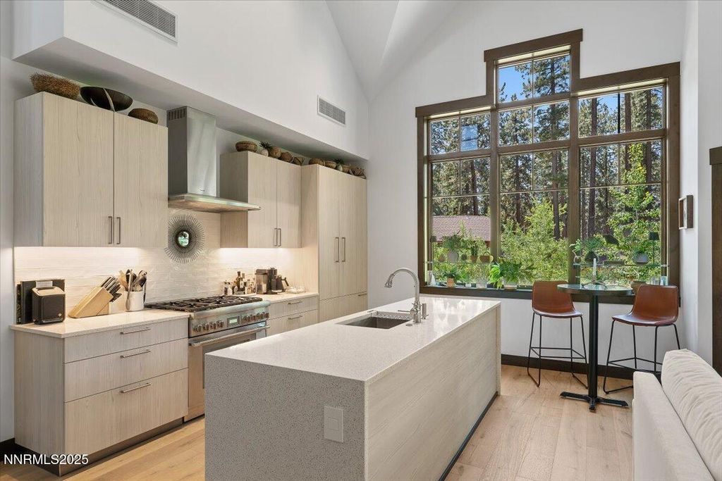 Photo of 33 Beach Club Drive #506, Stateline, NV 89449 (MLS # 250051338)