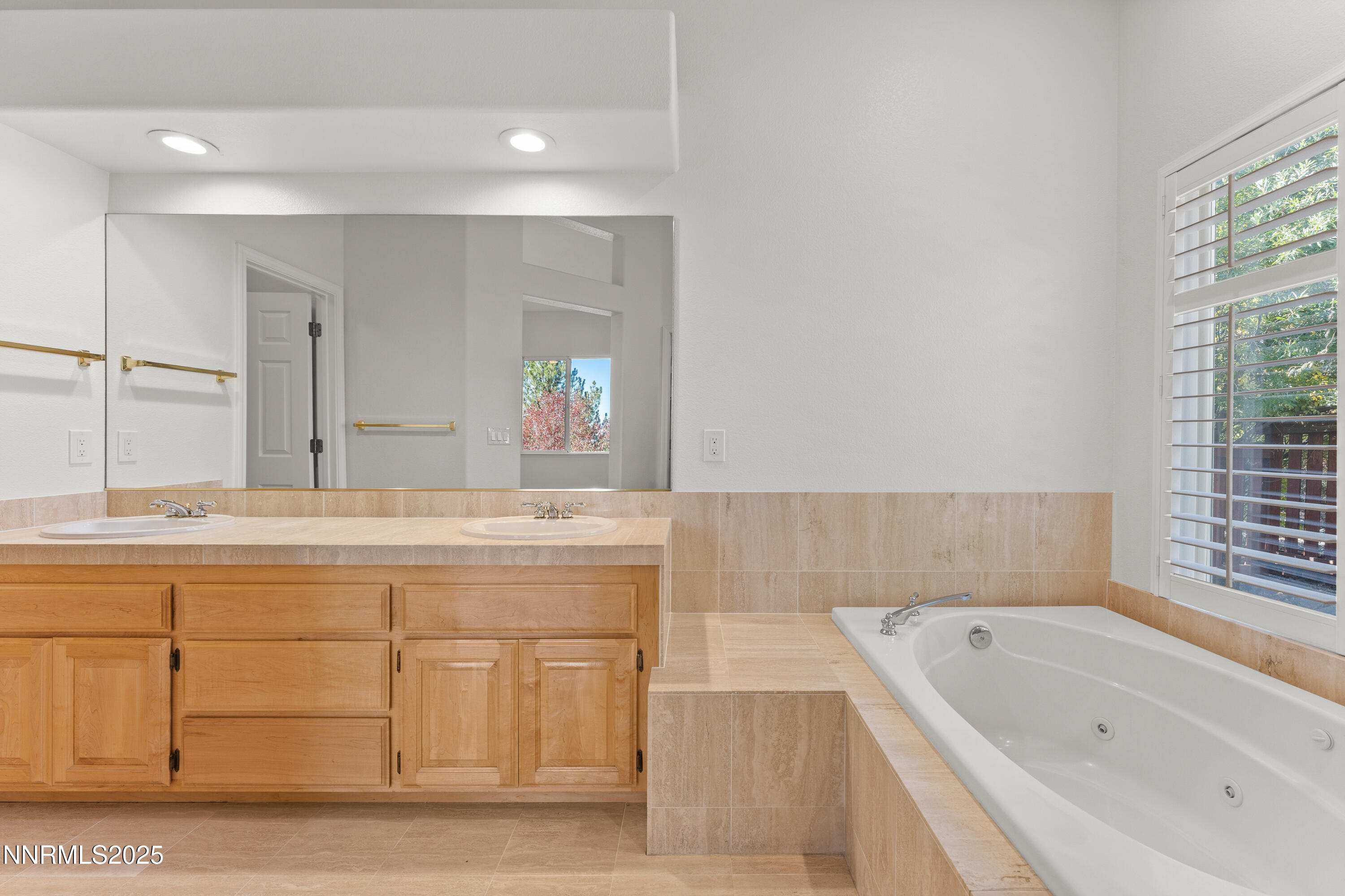 23-4991 W Albuquerque Road Reno NV 89511