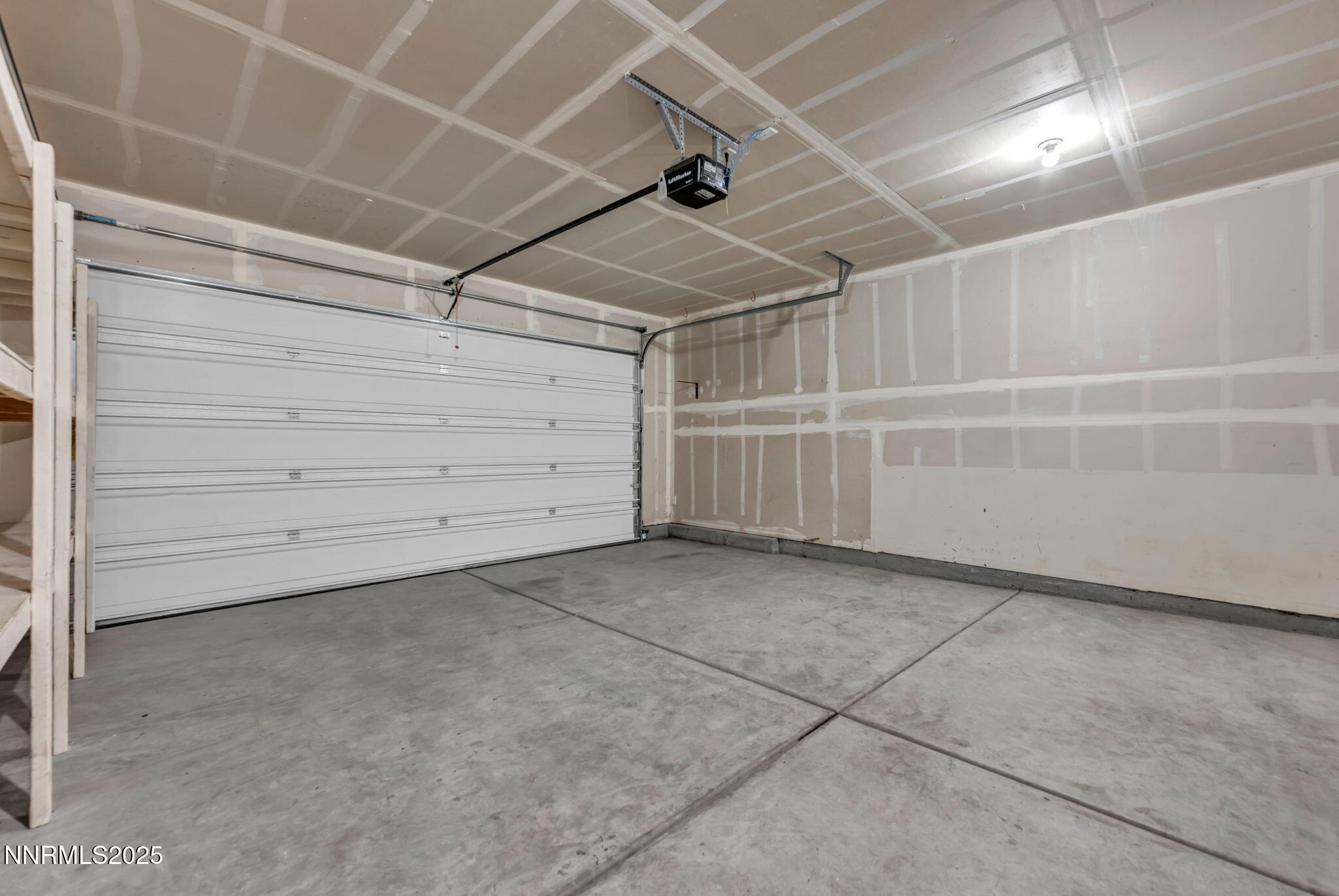 64-web-or-mls-9731-pelican-pointe-dr