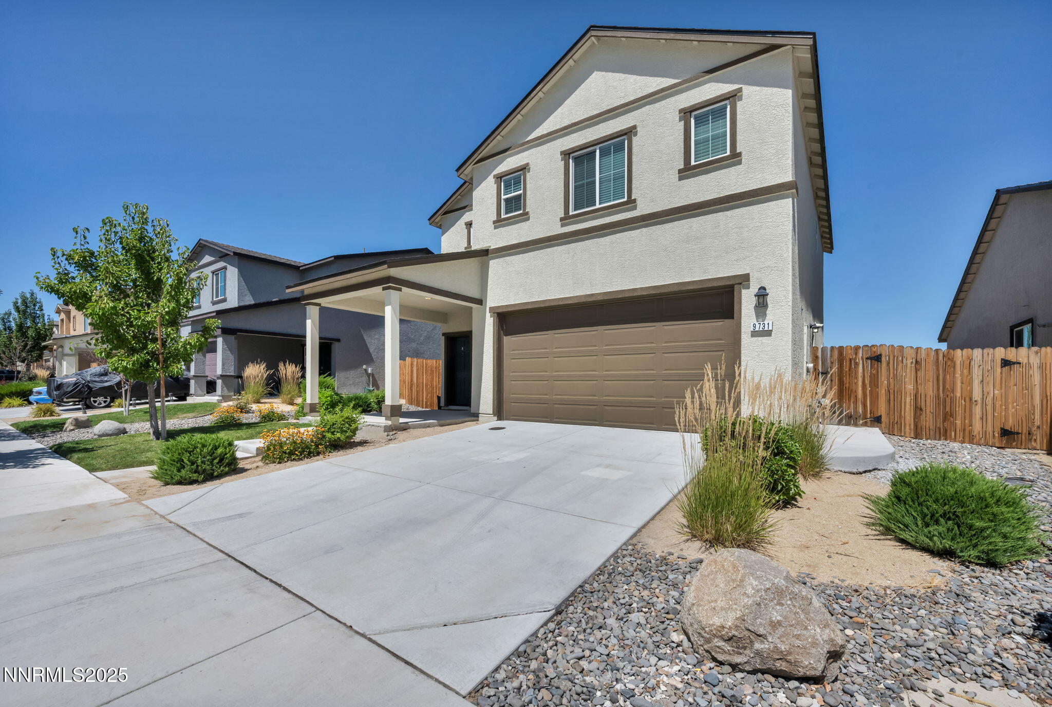 3-web-or-mls-9731-pelican-pointe-dr