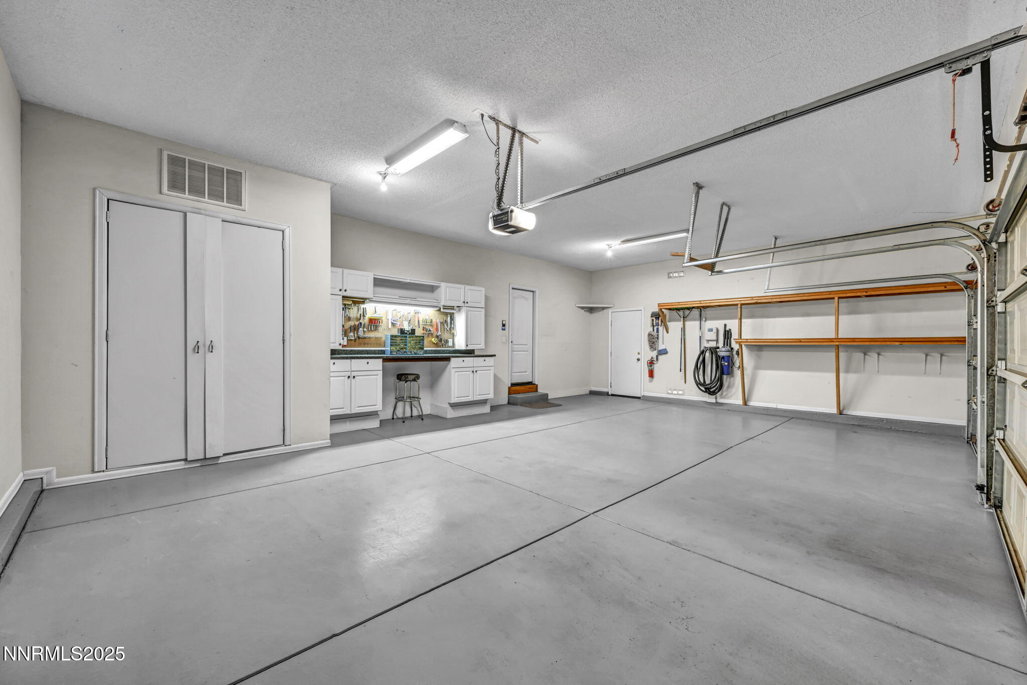 86-web-or-mls-6142-mia-vista-dr