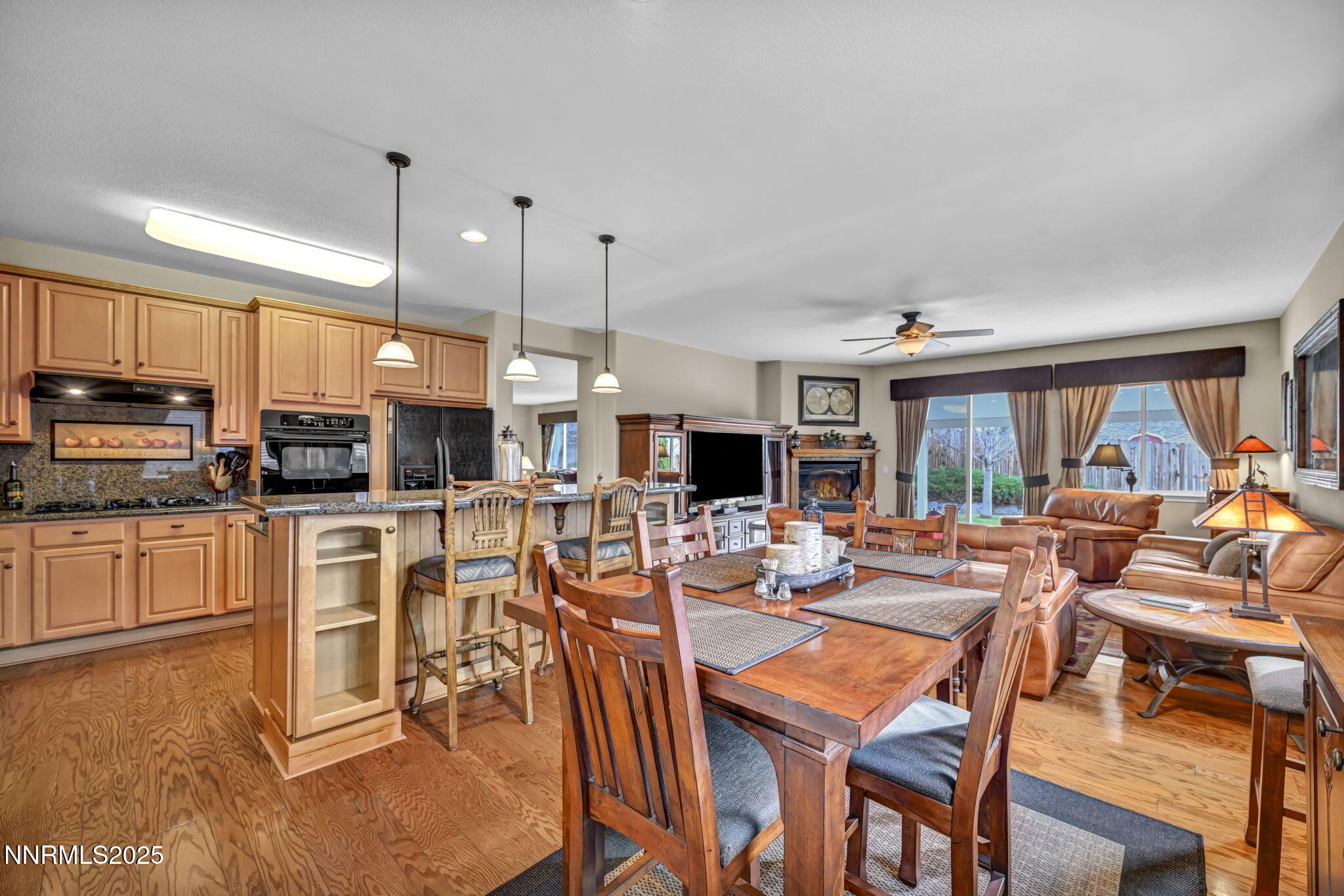 48-web-or-mls-6142-mia-vista-dr