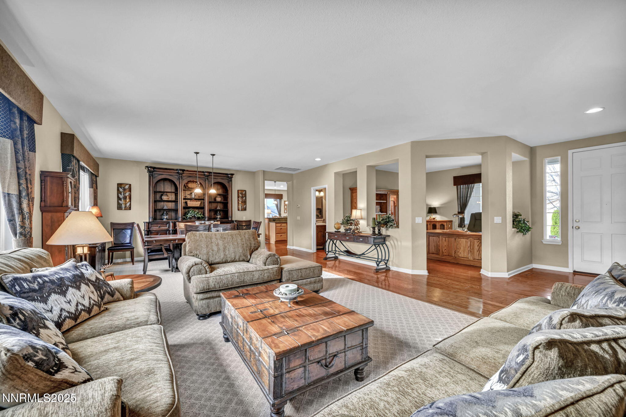 37-web-or-mls-6142-mia-vista-dr