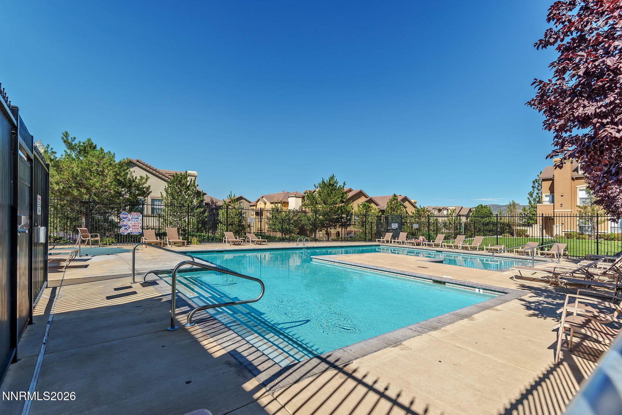 30-web-or-mls-17000 Wedge Pkwy5