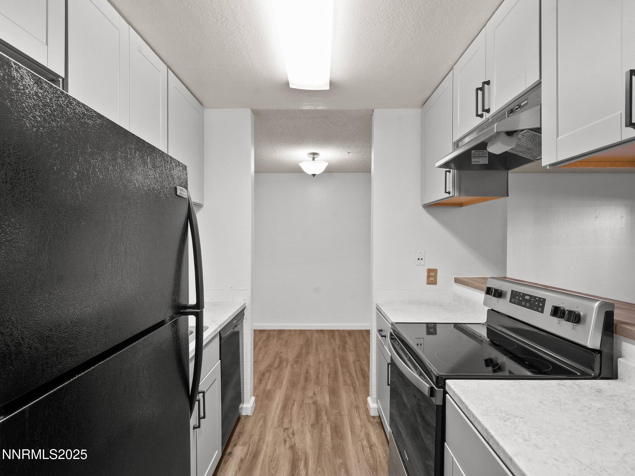 2955 Lakeside Dr-Unit 111-102