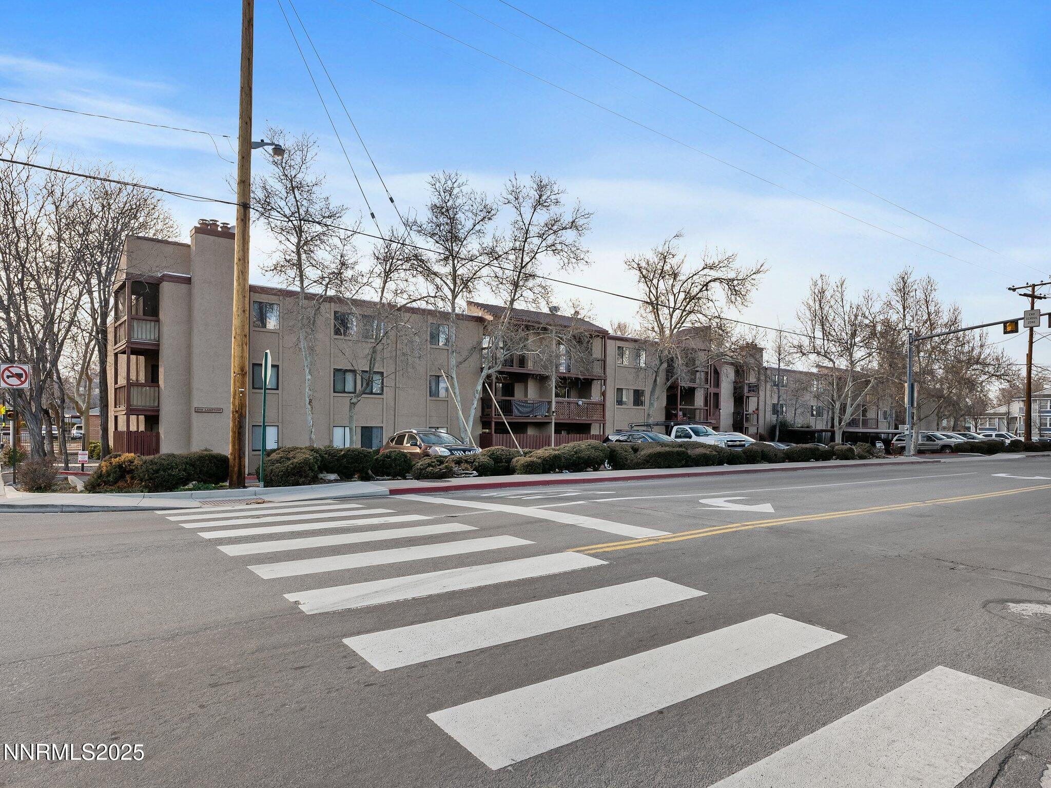 02-2955 Lakeside Dr-11