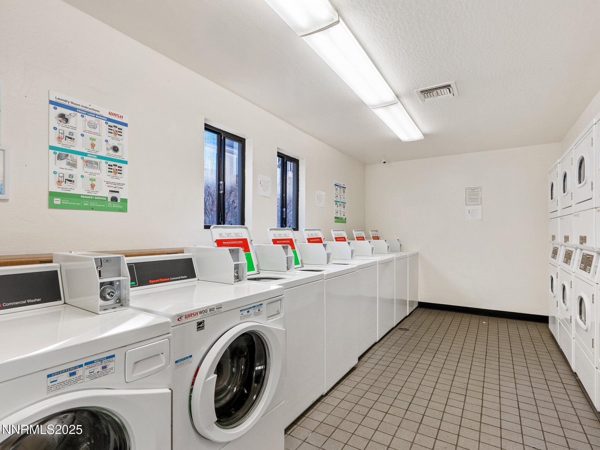 11-2955 Lakeside Dr-36