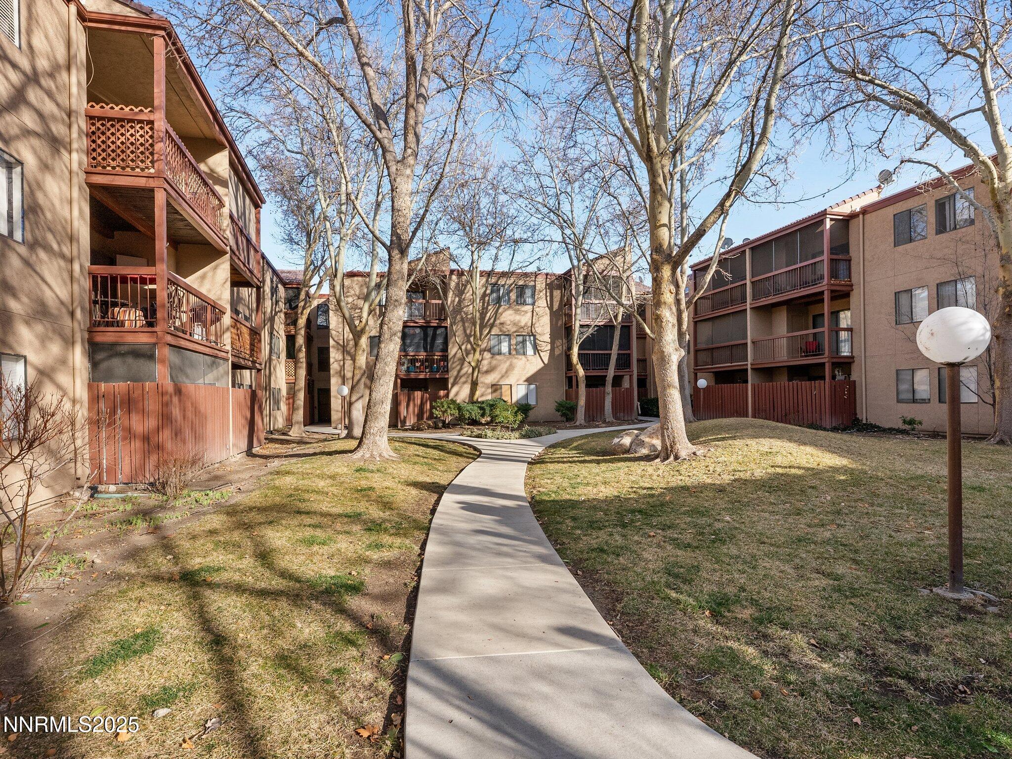 08-2955 Lakeside Dr-33