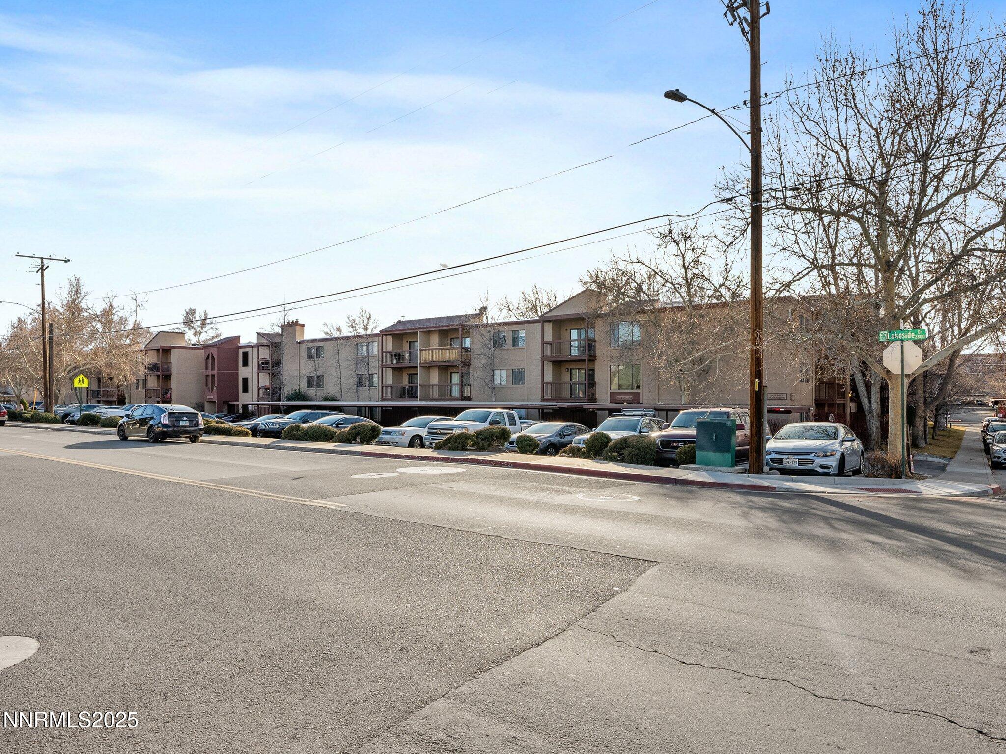 03-2955 Lakeside Dr-12