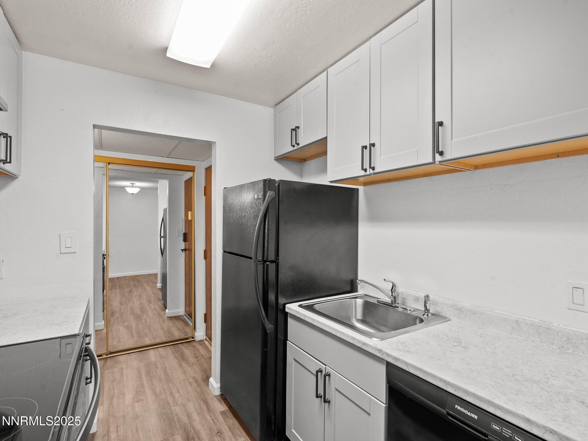 2955 Lakeside Dr-Unit 111-105