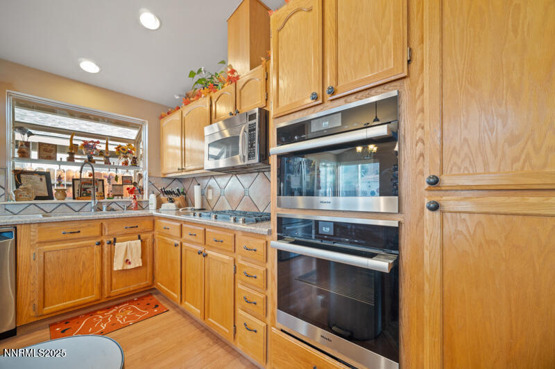 2215 Gatewood Drive (15 of 37)