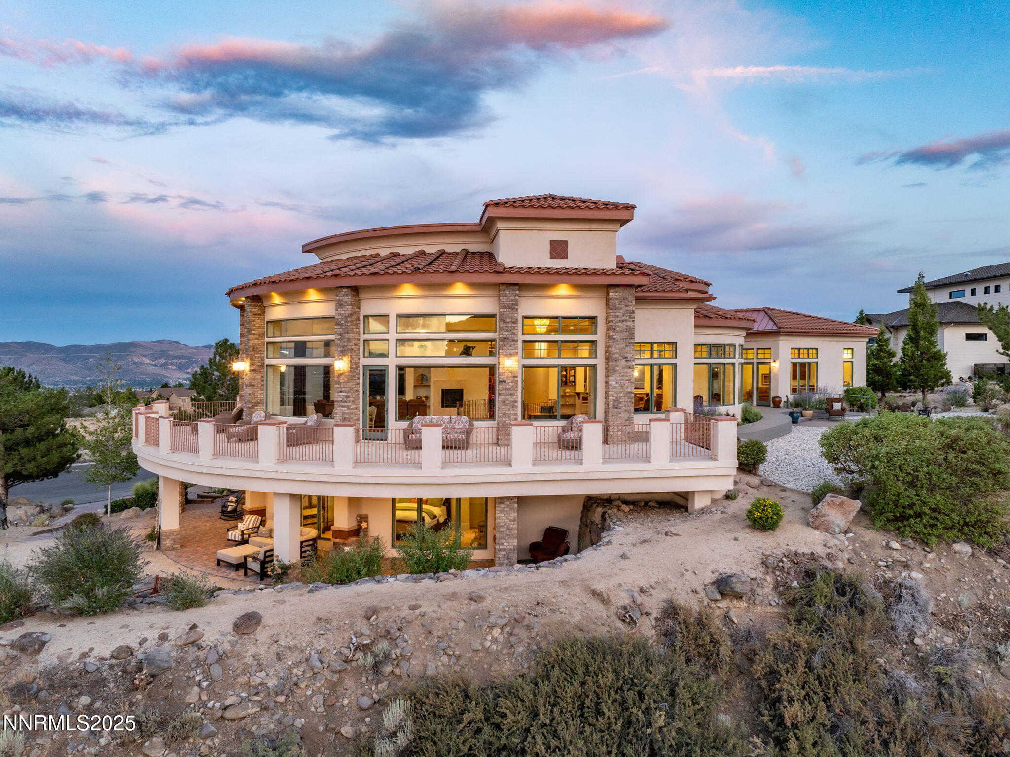 5-web-or-mls-3613 Silver Vista Twilight-