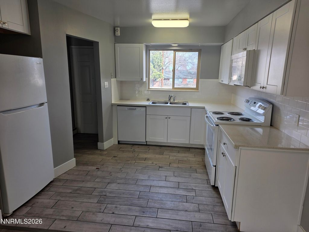 Photo of 127 Smithridge Park, Reno, NV 89502 (MLS # 260001488)