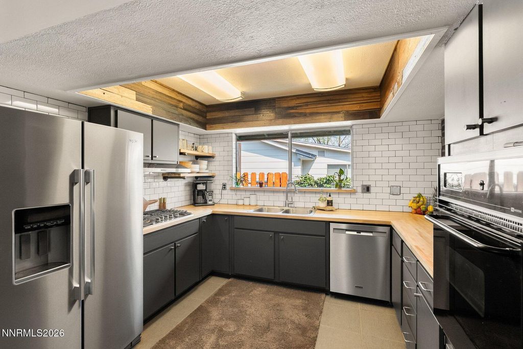 Photo of 1580 Foster Drive, Reno, NV 89509 (MLS # 260004288)