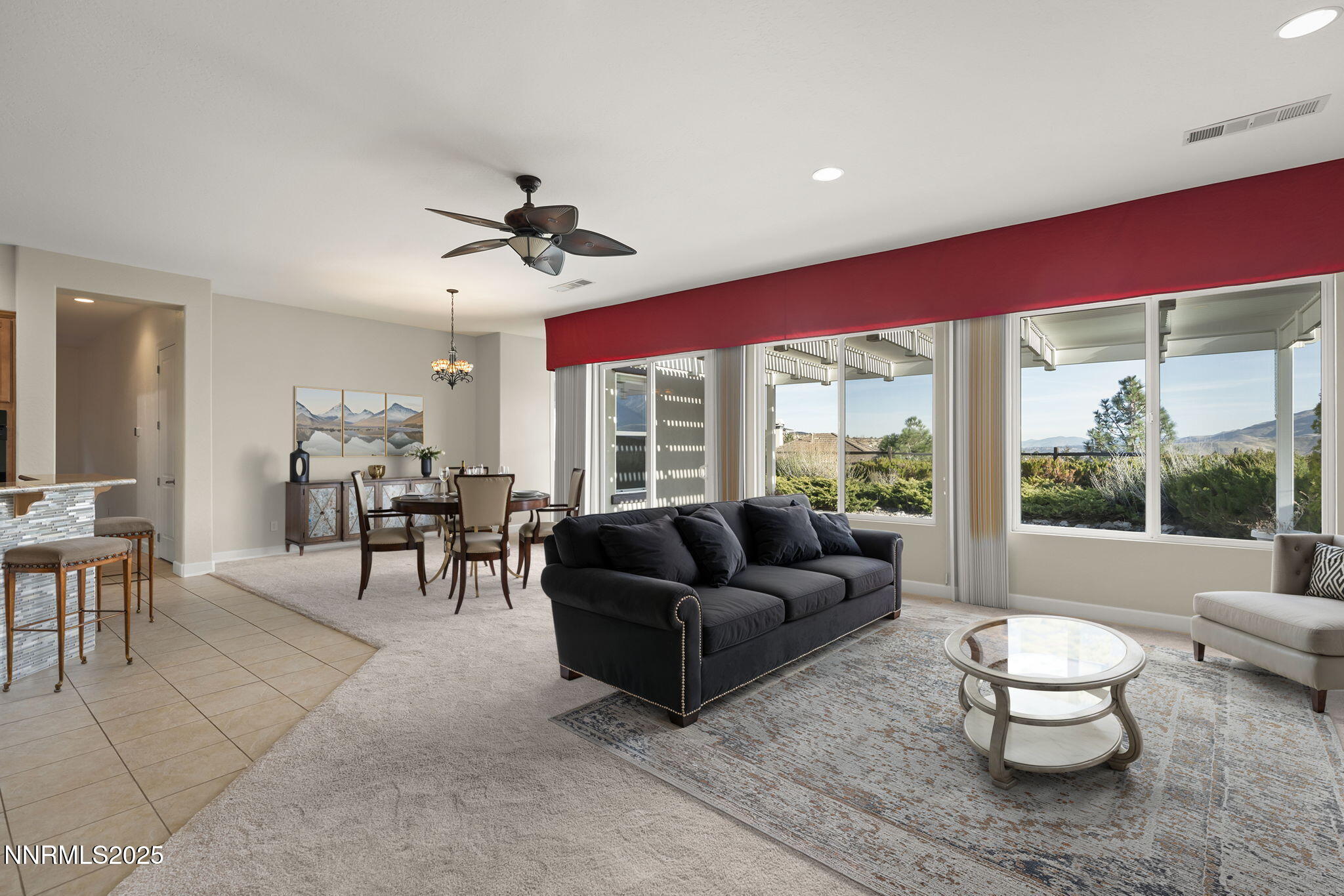 18-web-or-mls-9190_Quilberry_Way_Living_