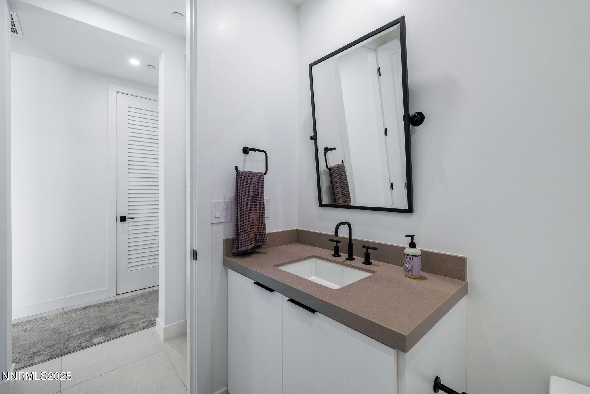 28-web-or-mls-16 Persano St-20