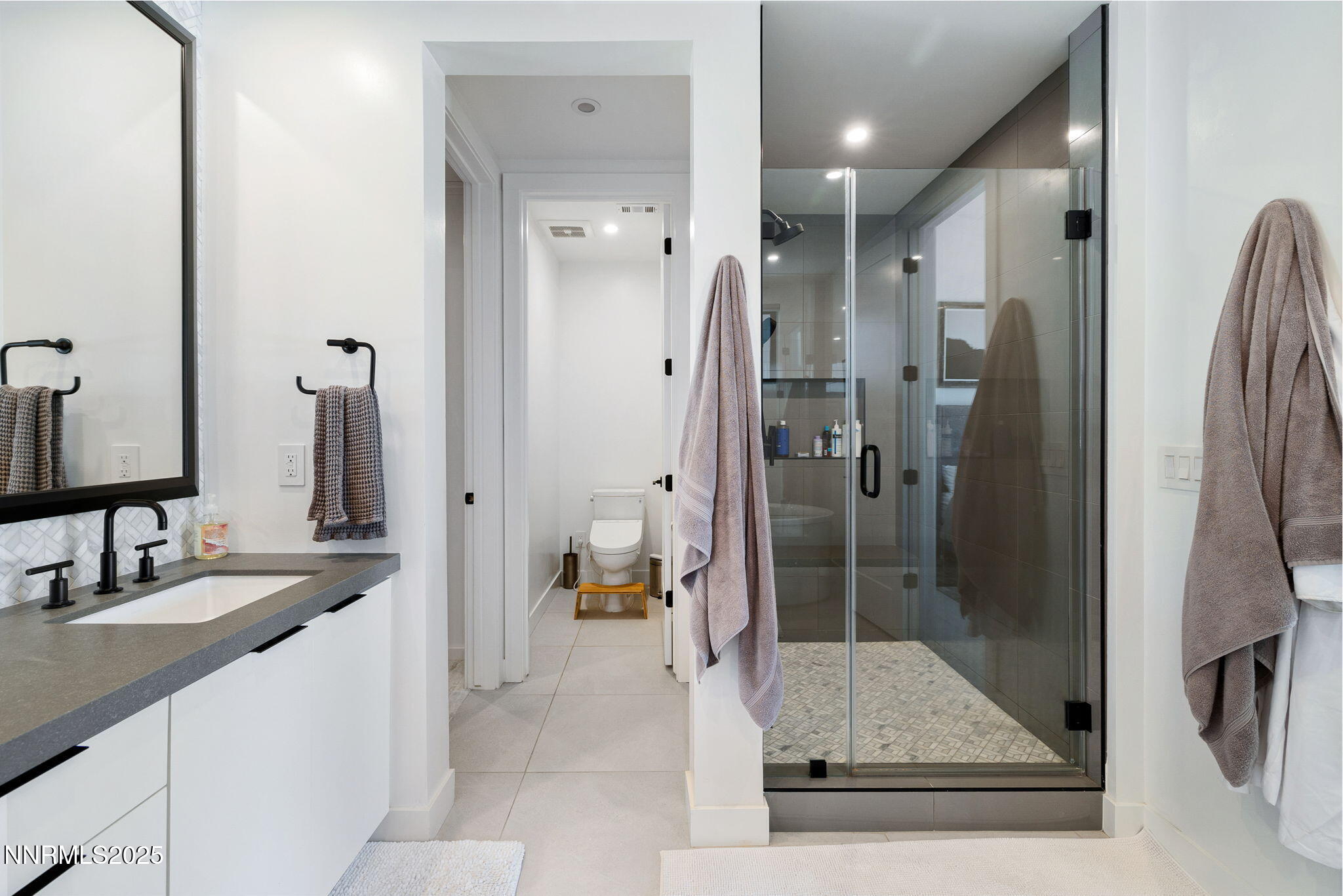 33-web-or-mls-16 Persano St-25