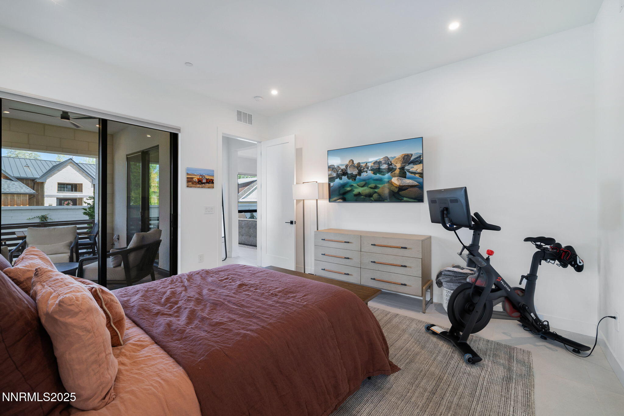 23-web-or-mls-16 Persano St-15