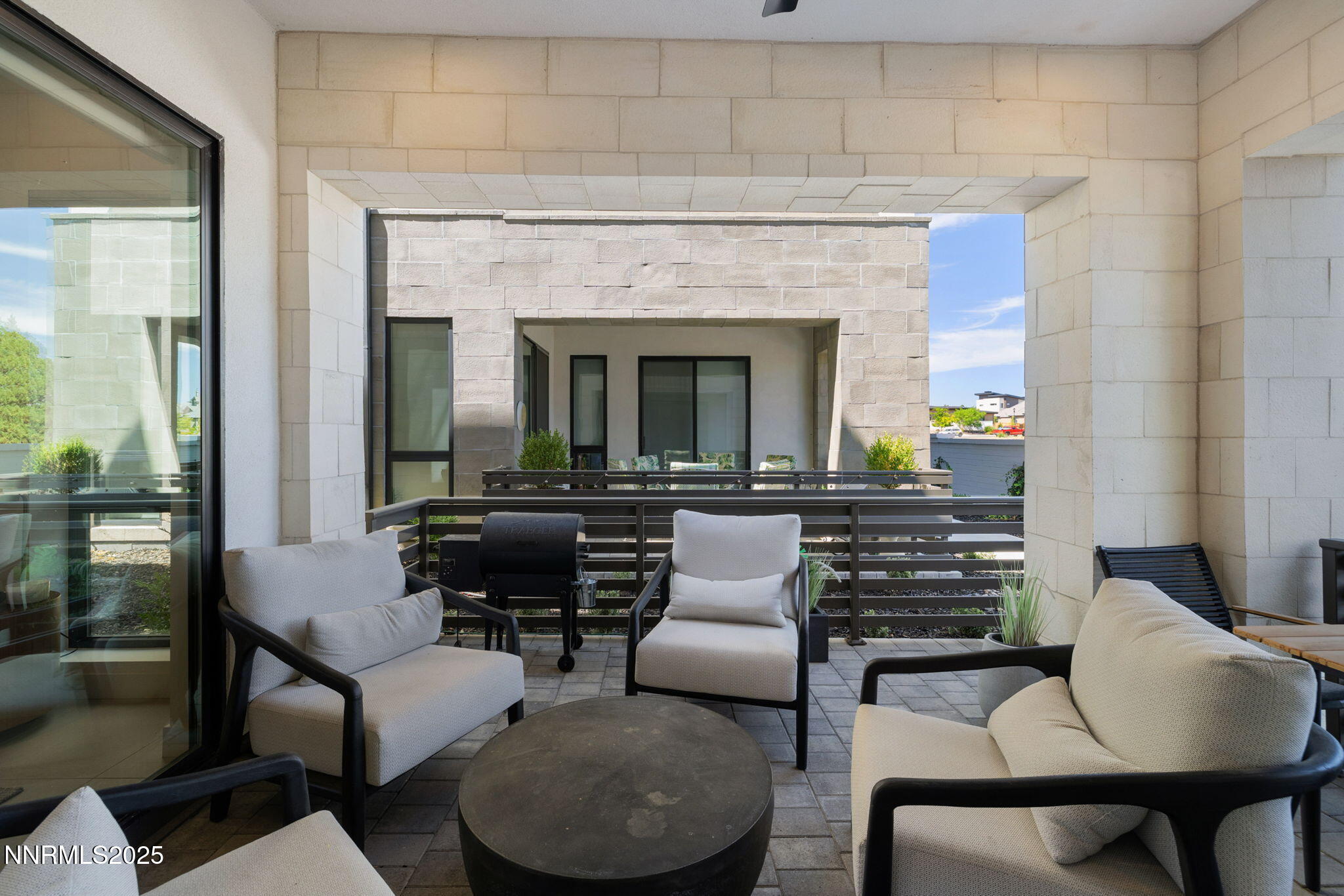 10-web-or-mls-16 Persano St-2