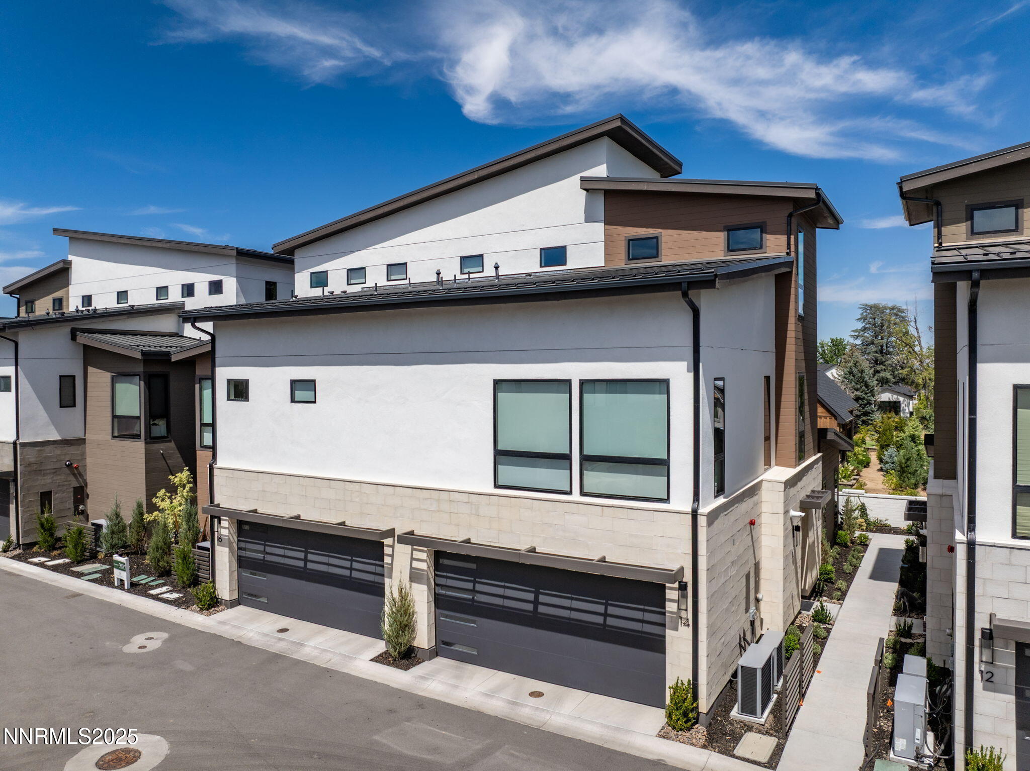 9-web-or-mls-16 Persano St Drone