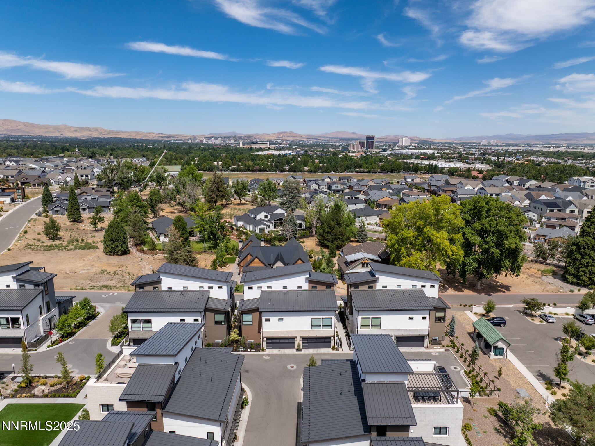 7-web-or-mls-16 Persano St Drone-8