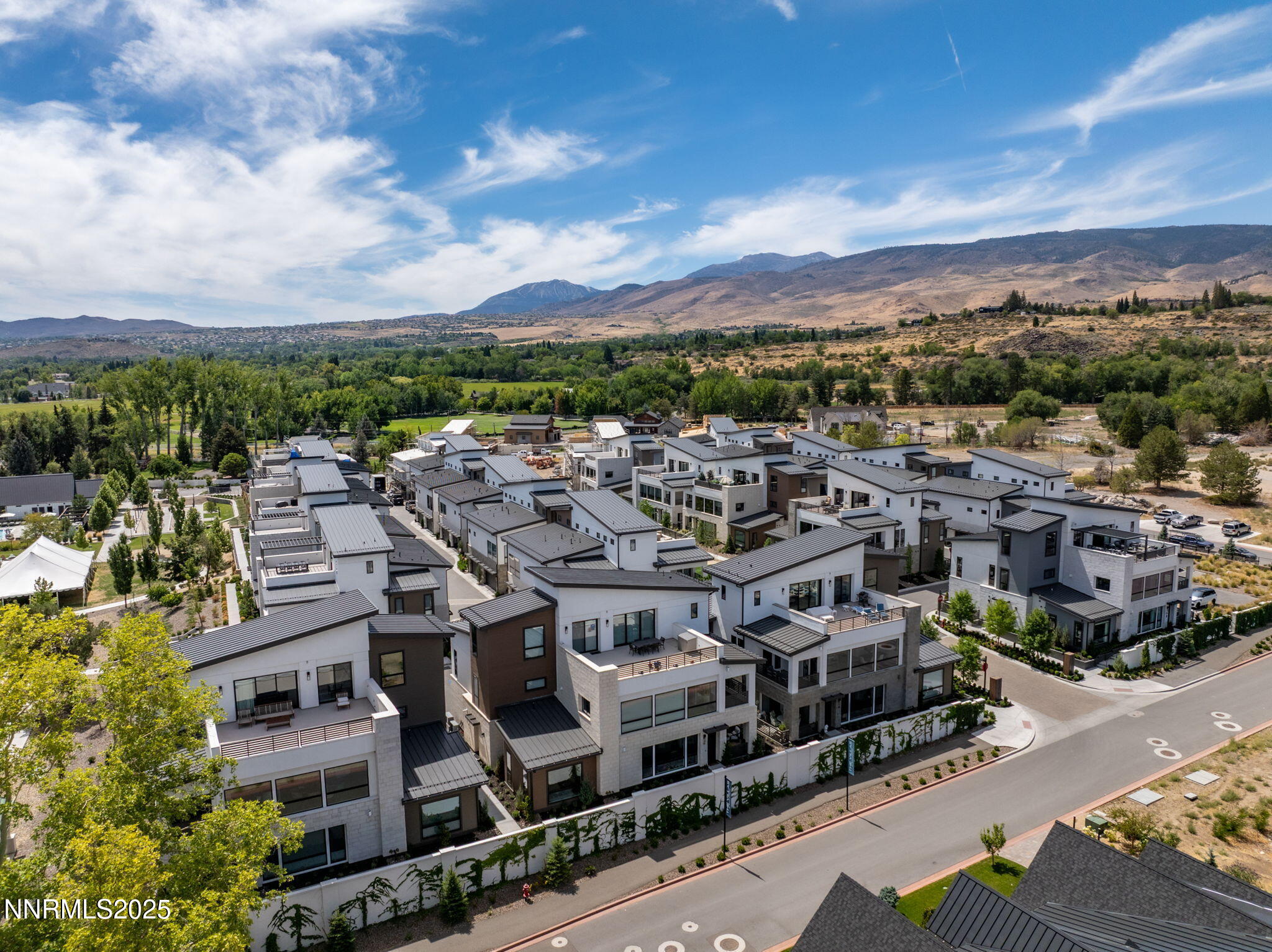 1-web-or-mls-16 Persano St Drone-2